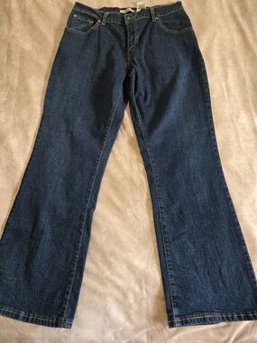 Levi's Jeans Womens 10s  Stretch Red Tag Relaxed Bootcut 550